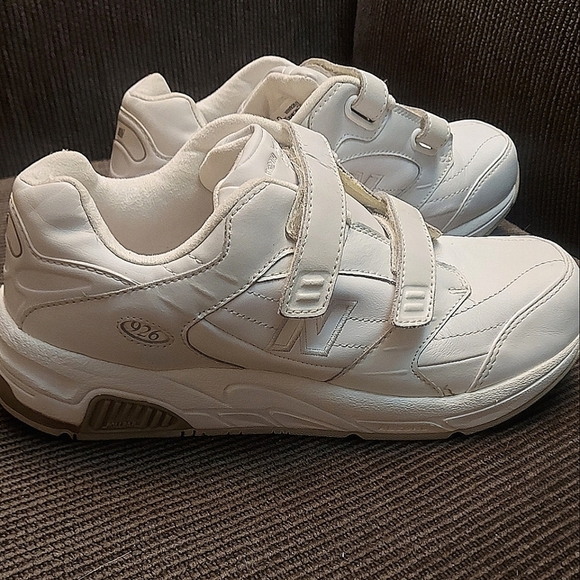 Dad Core Classic New Balance 926 White Leather Velcro Sneakers Comfort Shoes - Picture 1 of 13